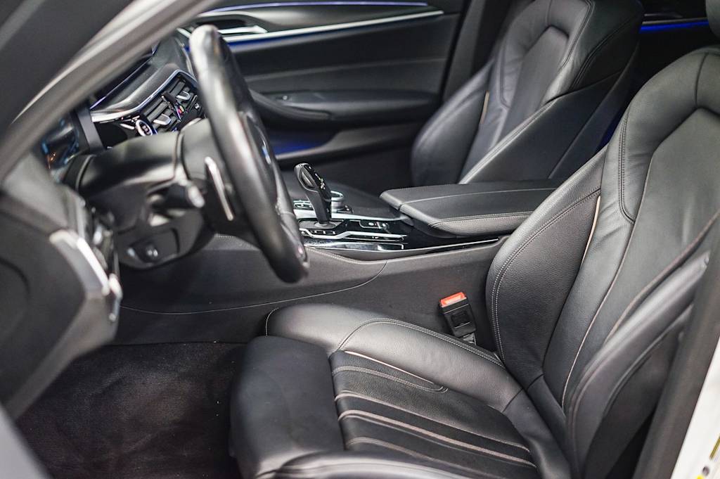 Thumbnail: 2023 BMW 5 Series - 11