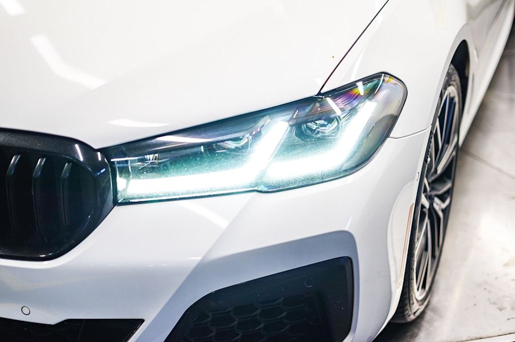 Thumbnail: 2023 BMW 5 Series - 22