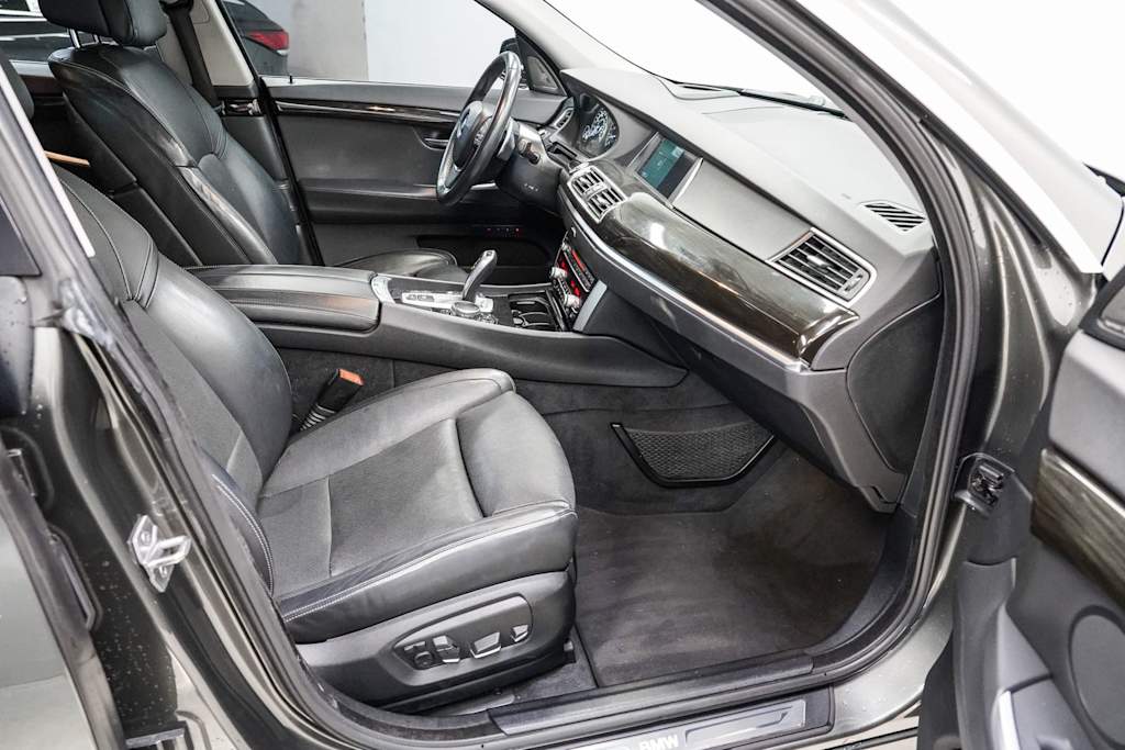 Thumbnail: 2017 BMW 5 Series - 10