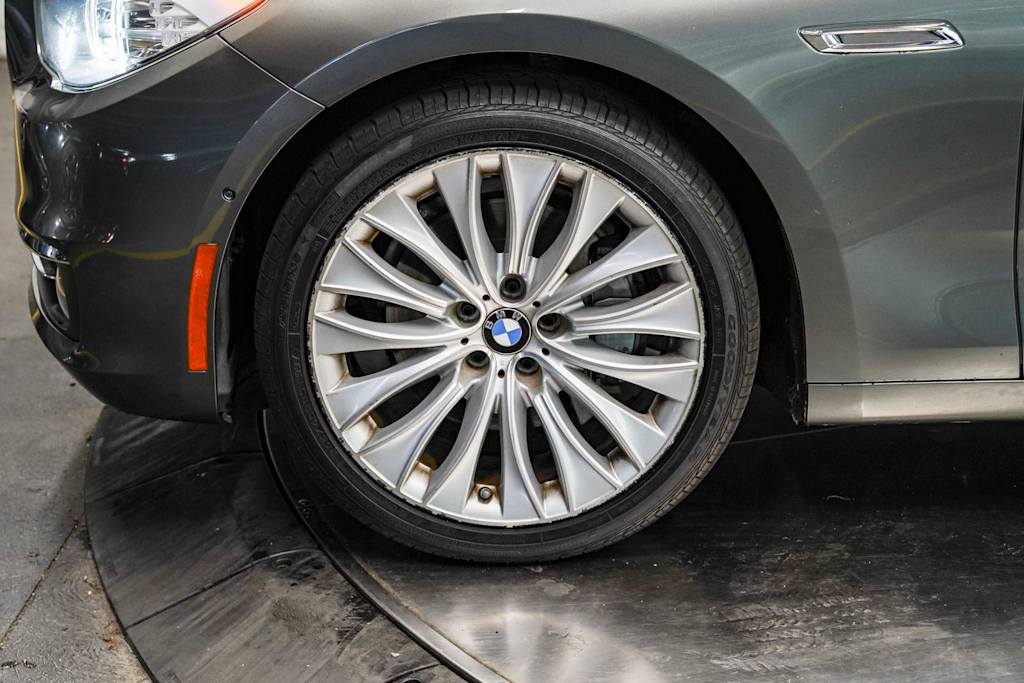 Thumbnail: 2017 BMW 5 Series - 7