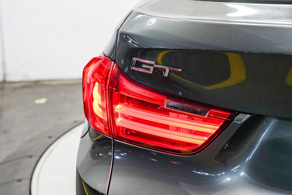 Thumbnail: 2017 BMW 5 Series - 22