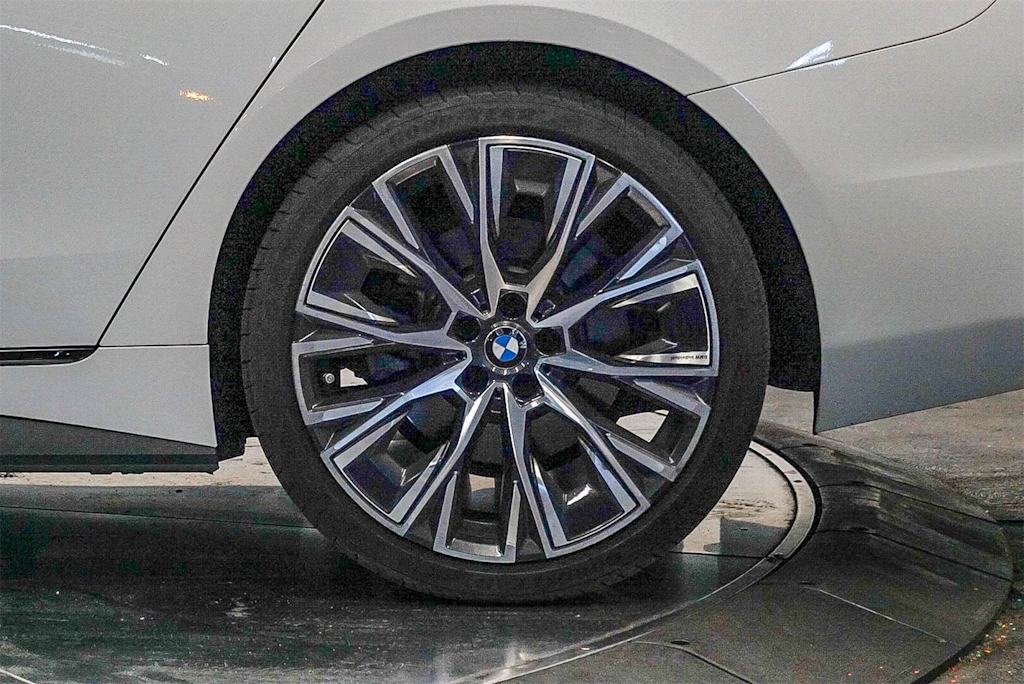 Thumbnail: 2022 BMW 4 Series - 18