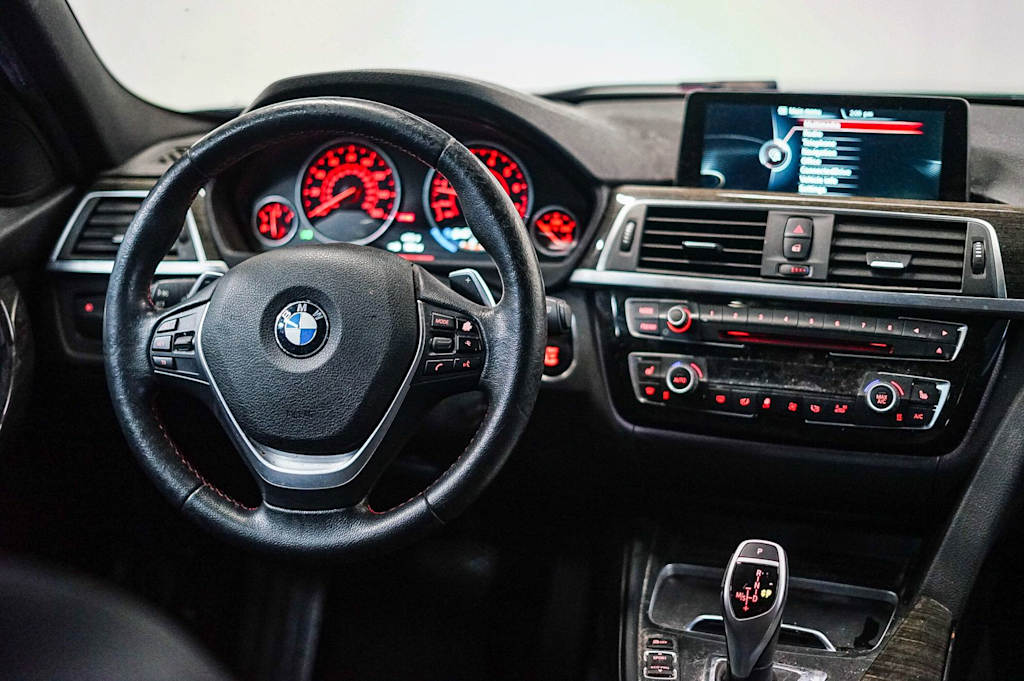 Thumbnail: 2016 BMW 3 Series - 2