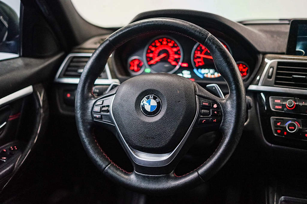 Thumbnail: 2016 BMW 3 Series - 12