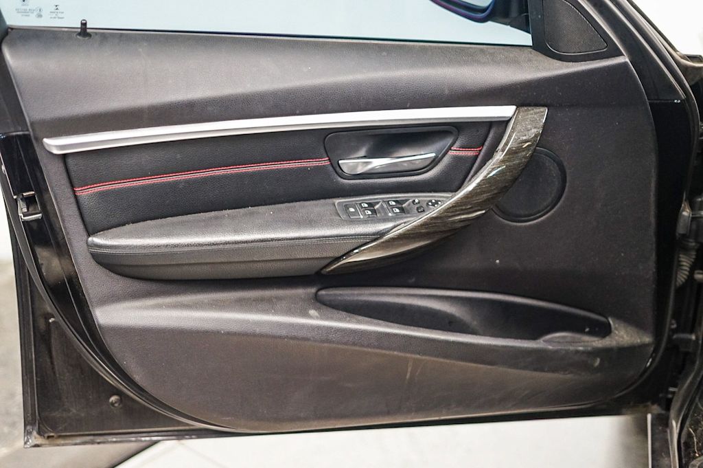 Thumbnail: 2016 BMW 3 Series - 25