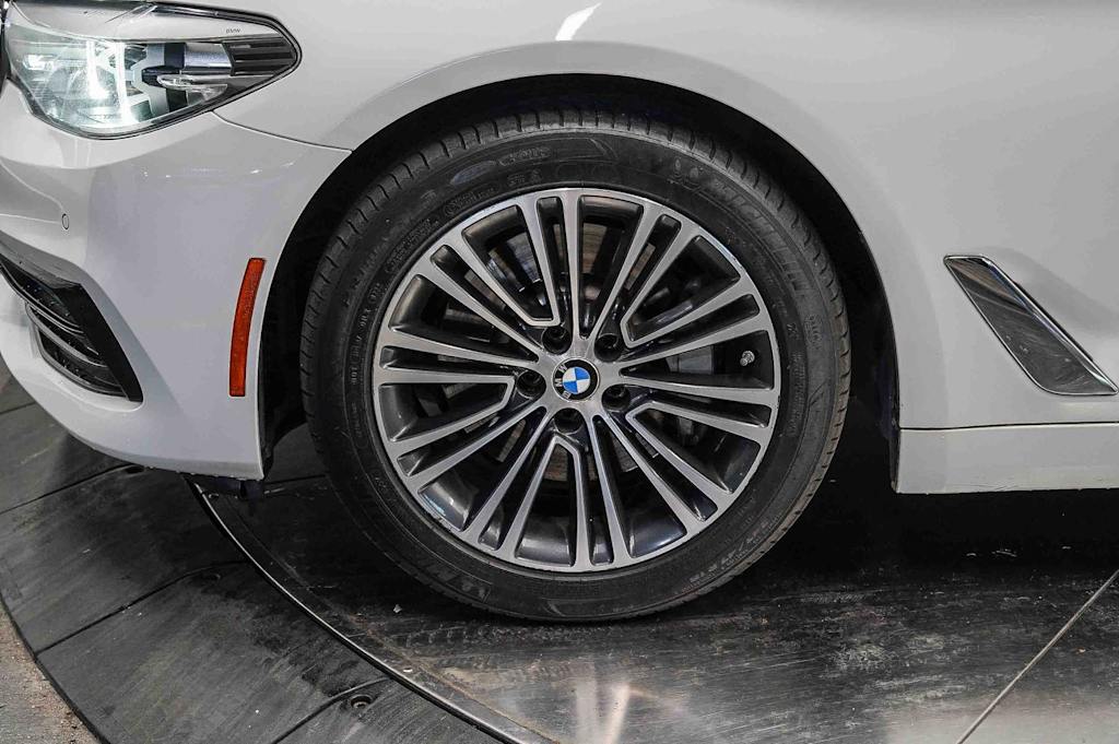 Thumbnail: 2017 BMW 5 Series - 7
