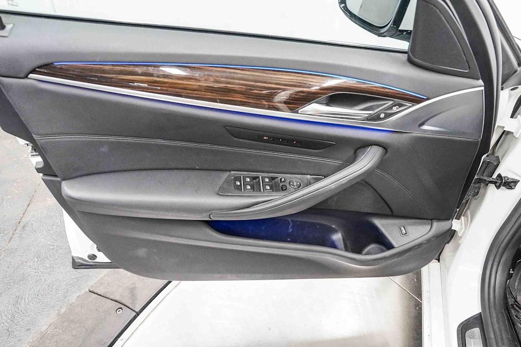 Thumbnail: 2017 BMW 5 Series - 26