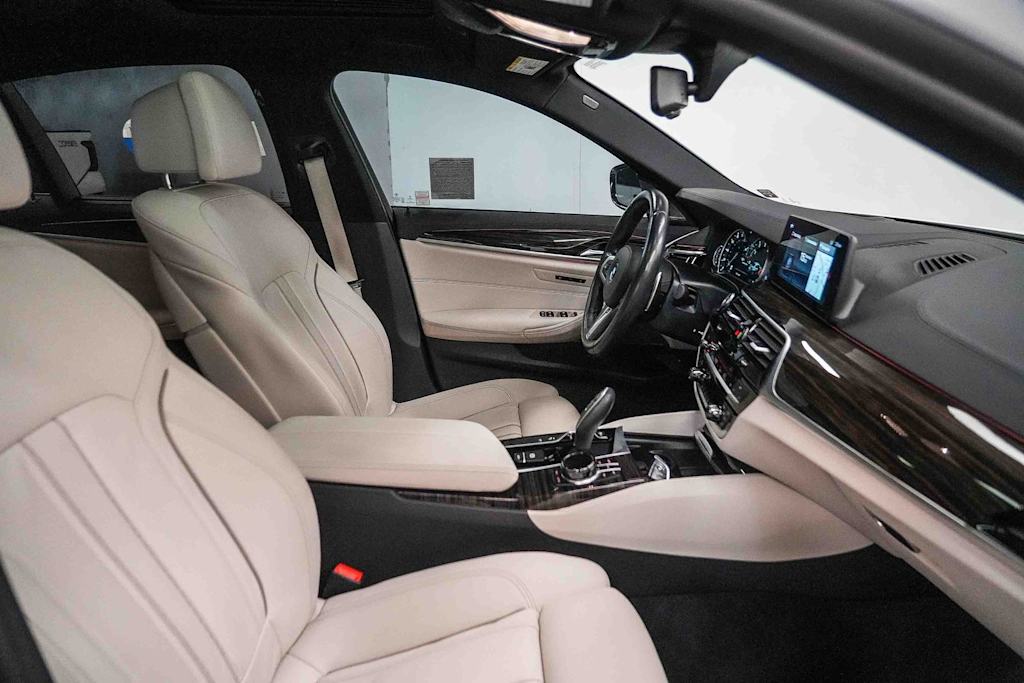 Thumbnail: 2018 BMW 5 Series - 9