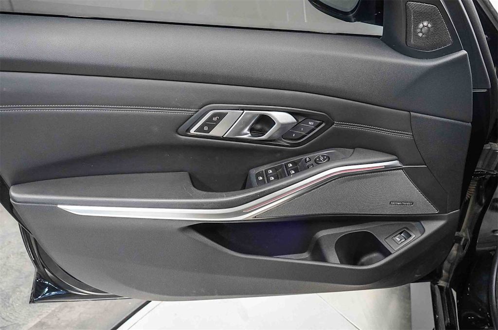 Thumbnail: 2021 BMW M3 - 25