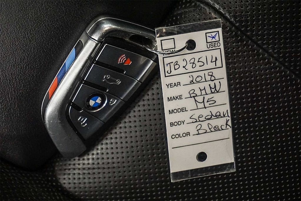 Thumbnail: 2018 BMW M5 - 13