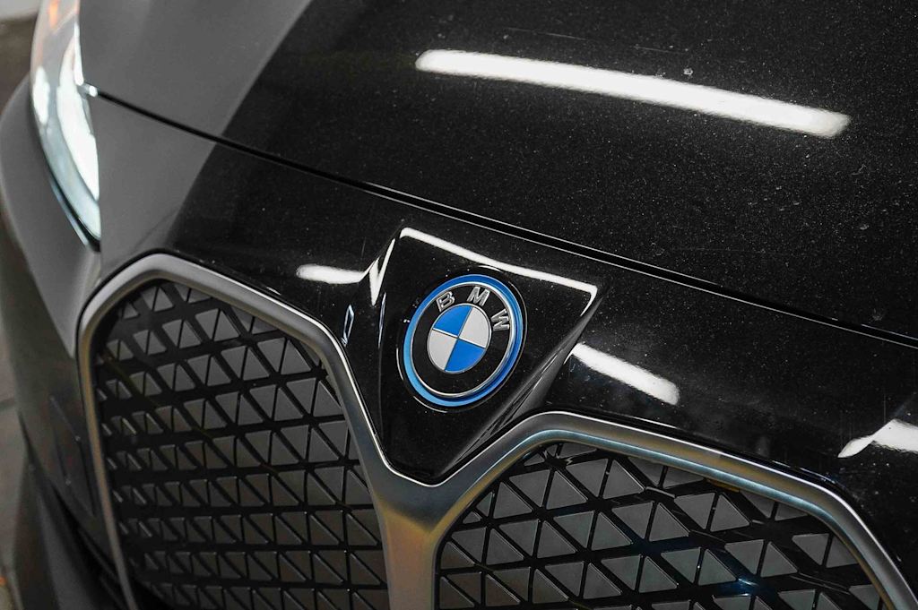 Thumbnail: 2025 BMW i4 - 5