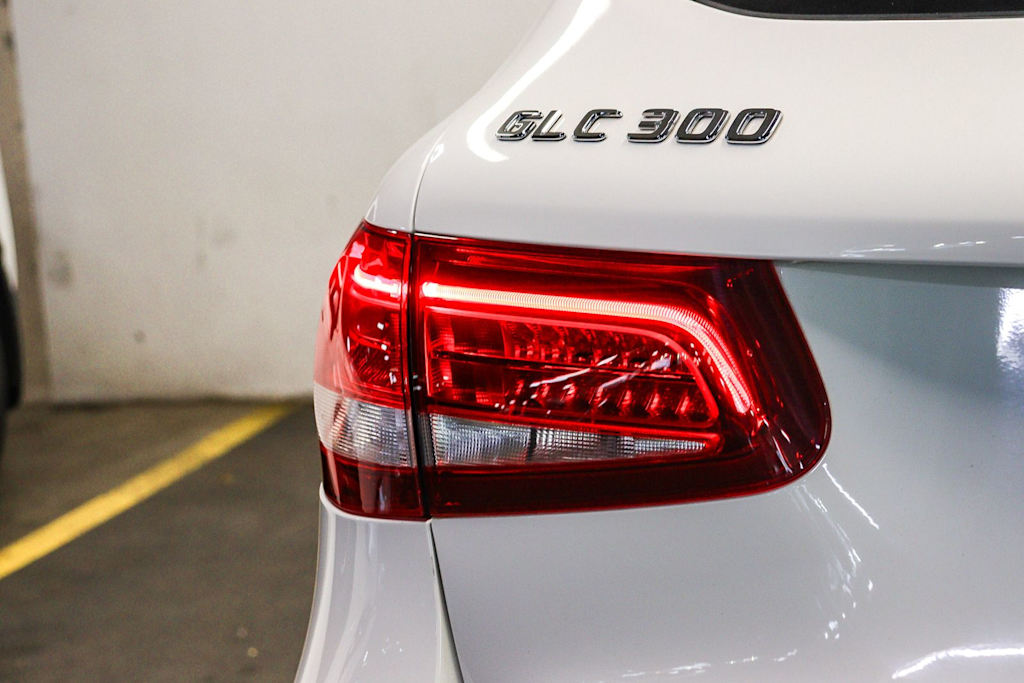 Thumbnail: 2018 Mercedes-Benz GLC - 18
