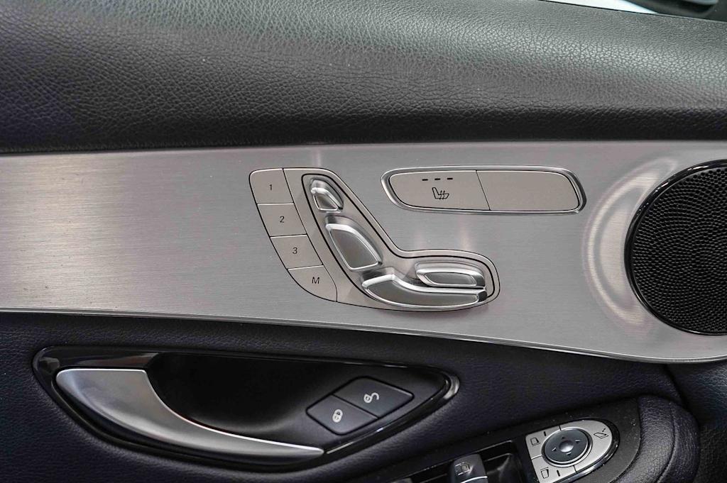 Thumbnail: 2020 Mercedes-Benz GLC - 26