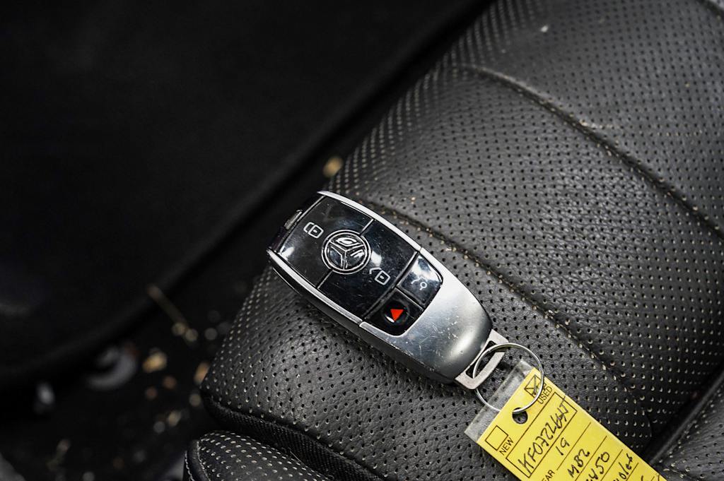 Thumbnail: 2019 Mercedes-Benz E-Class - 17