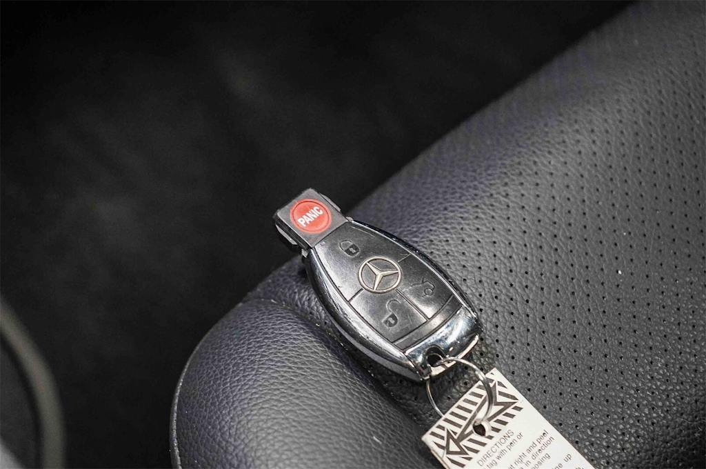 Thumbnail: 2008 Mercedes-Benz C-Class - 16