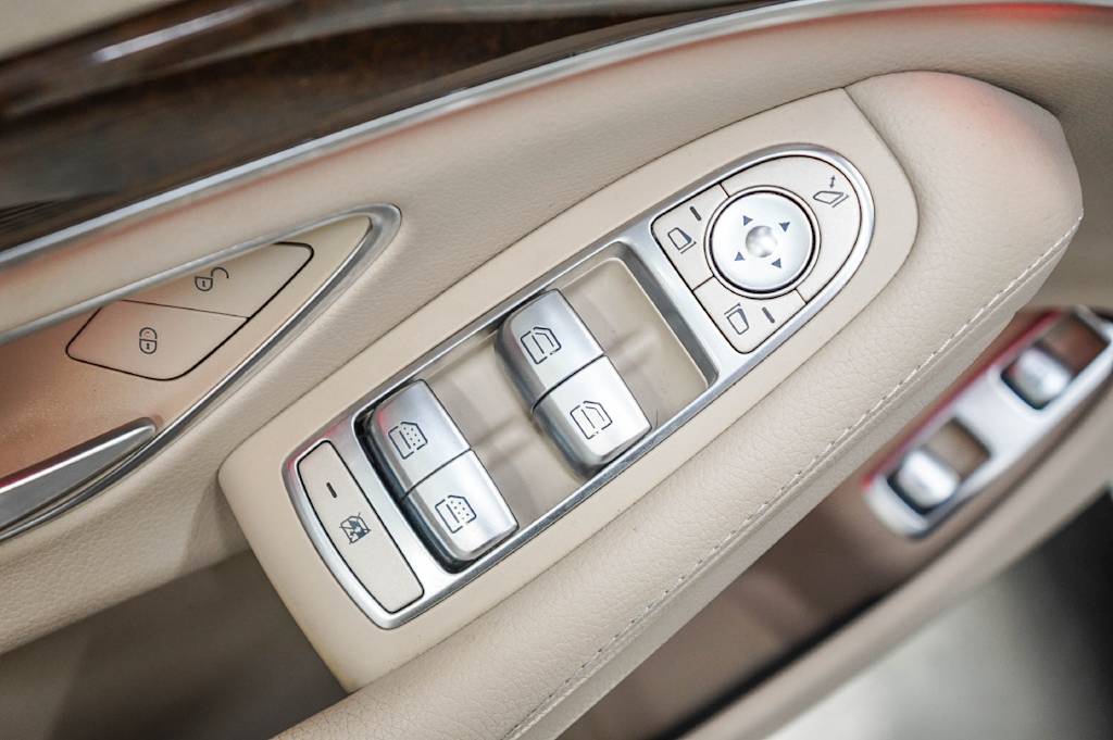 Thumbnail: 2017 Mercedes-Benz S-Class - 22