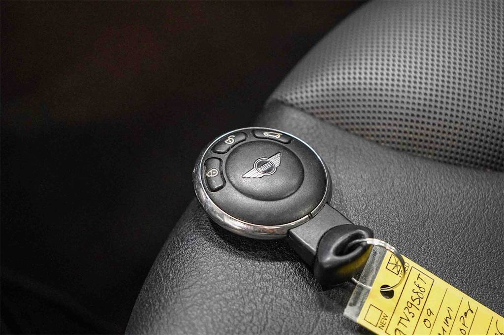 Thumbnail: 2009 MINI Cooper - 17