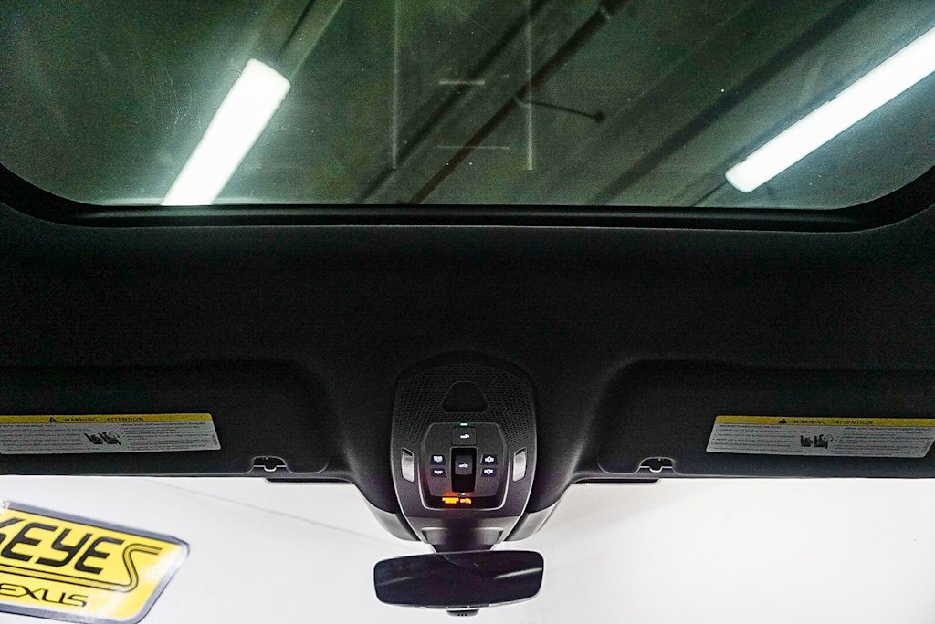 Thumbnail: 2024 Porsche Panamera - 24