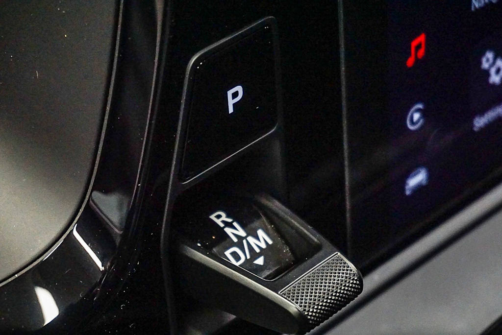 Thumbnail: 2024 Porsche Panamera - 26