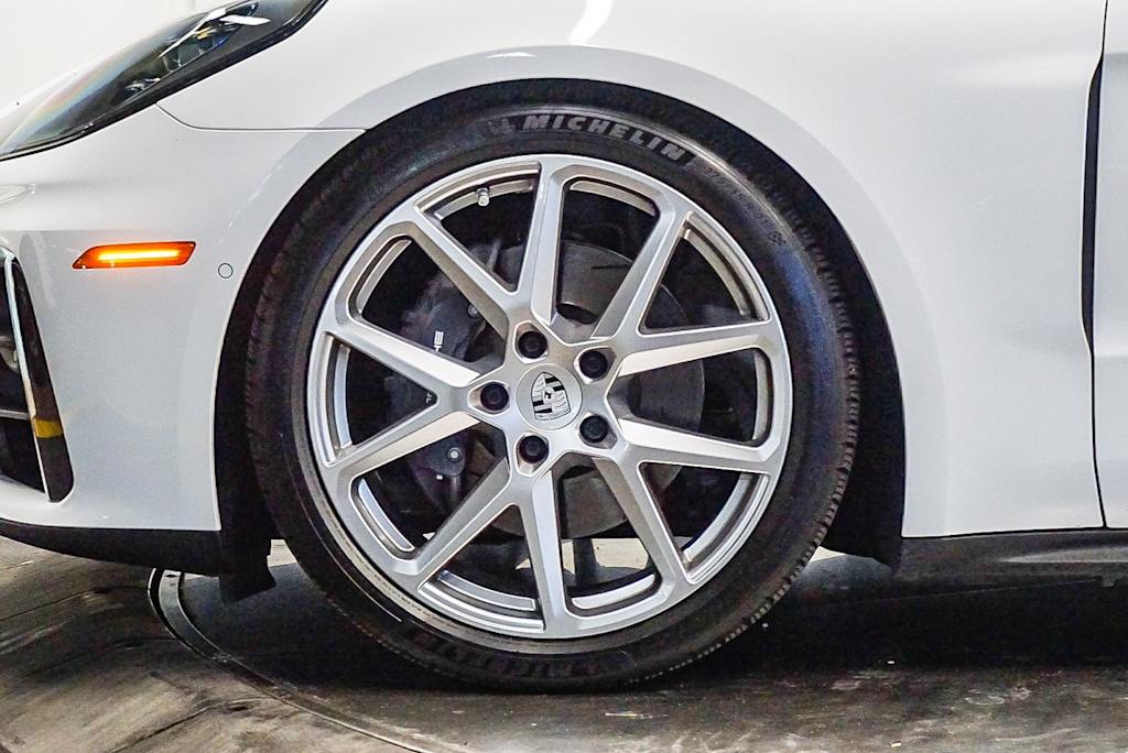 Thumbnail: 2024 Porsche Panamera - 7