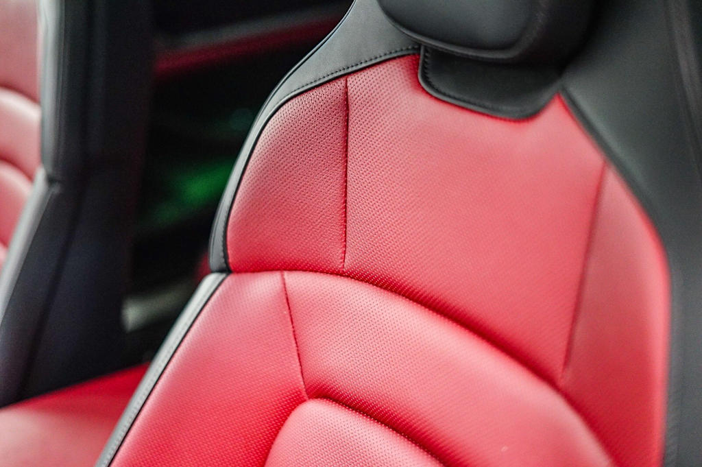 Thumbnail: 2025 Porsche Taycan - 31