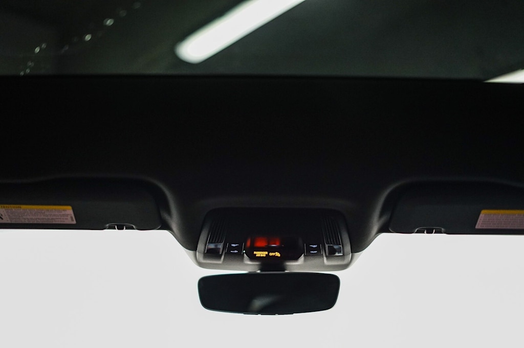 Thumbnail: 2025 Porsche Taycan - 24