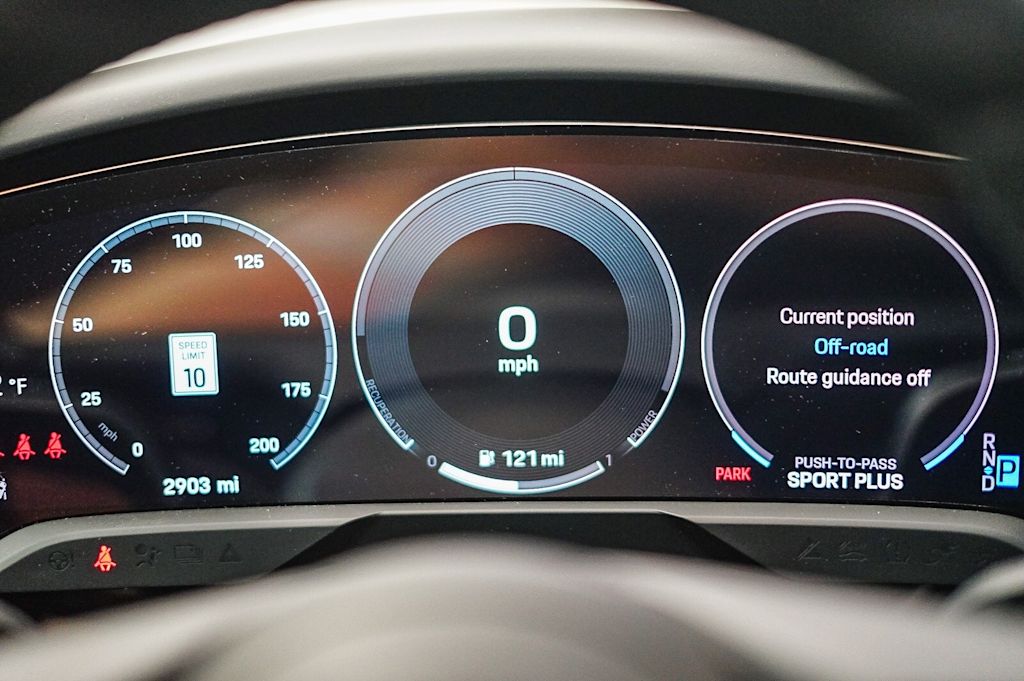 Thumbnail: 2025 Porsche Taycan - 15