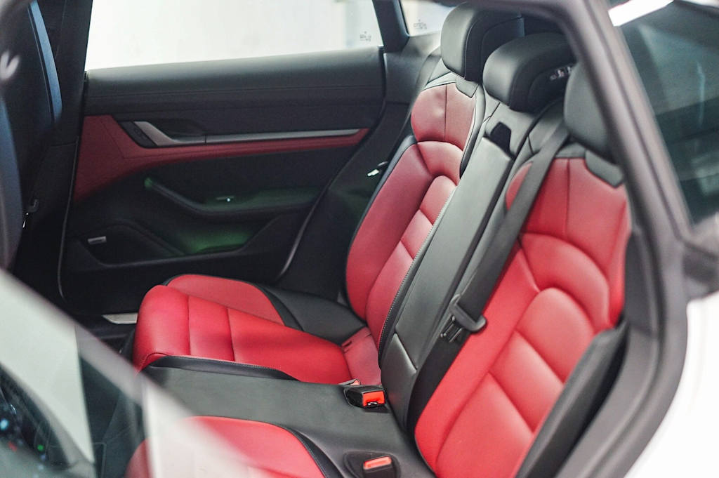 Thumbnail: 2025 Porsche Taycan - 11