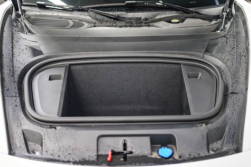 Thumbnail: 2025 Porsche Taycan - 32