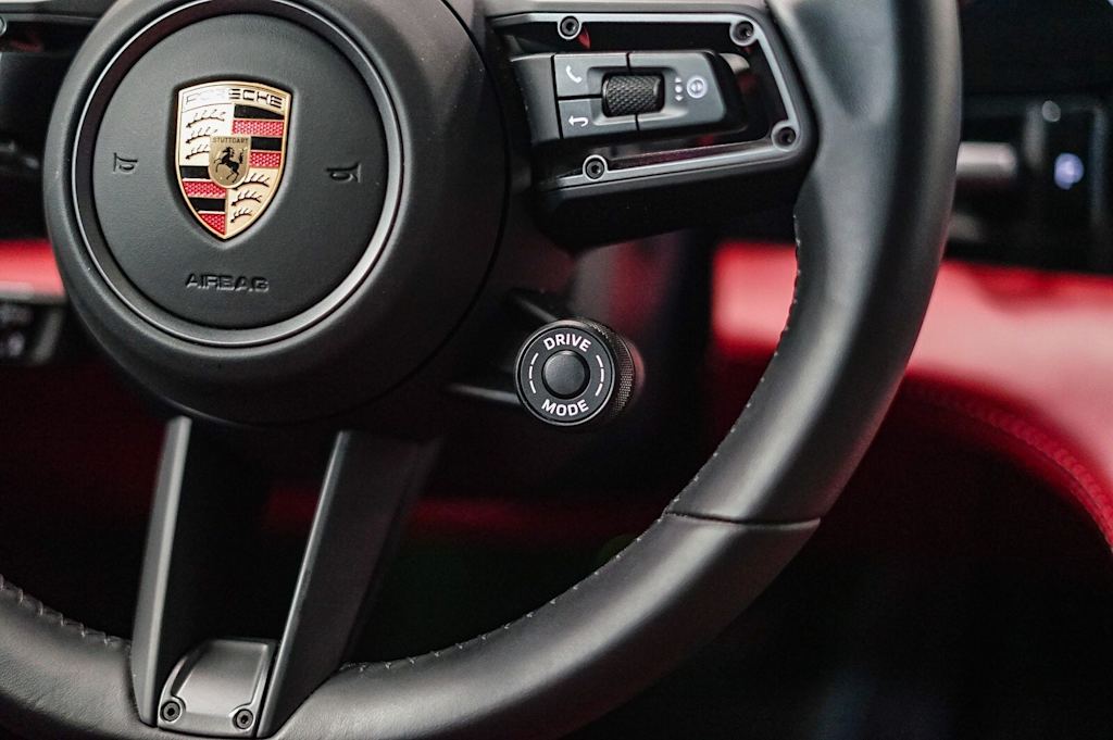 Thumbnail: 2025 Porsche Taycan - 26