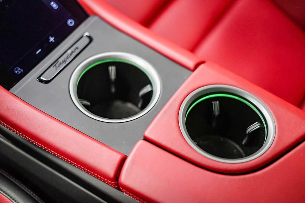 Thumbnail: 2025 Porsche Taycan - 14