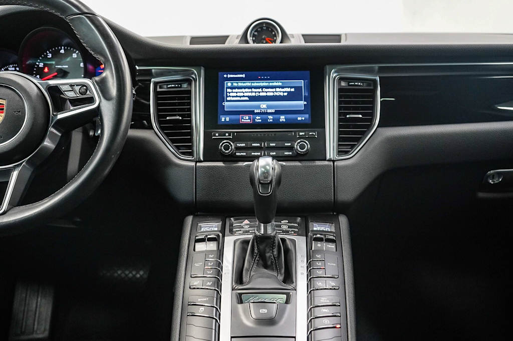 Thumbnail: 2018 Porsche Macan - 9