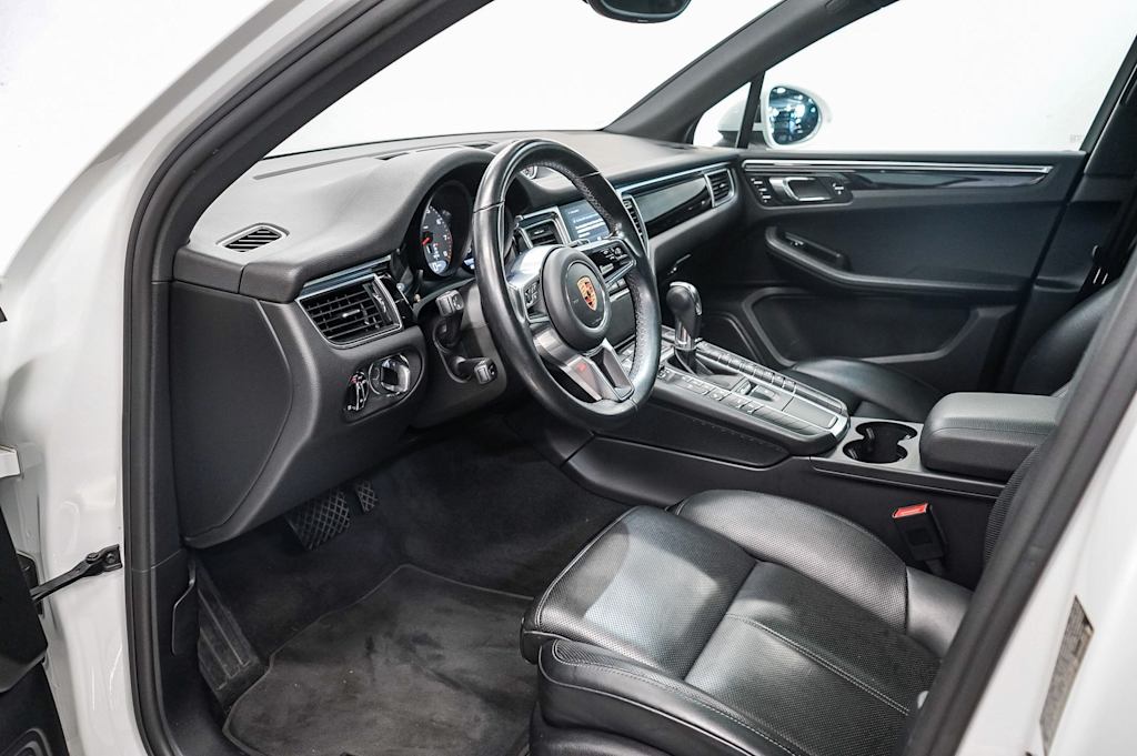 Thumbnail: 2018 Porsche Macan - 14