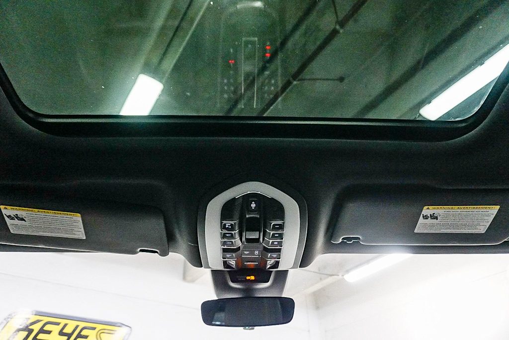 Thumbnail: 2023 Porsche Macan - 22