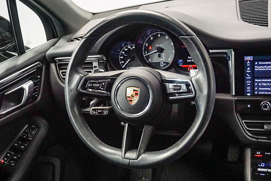 Thumbnail: 2023 Porsche Macan - 11