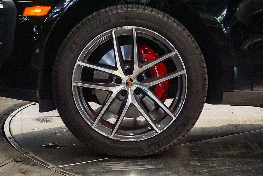 Thumbnail: 2023 Porsche Macan - 5