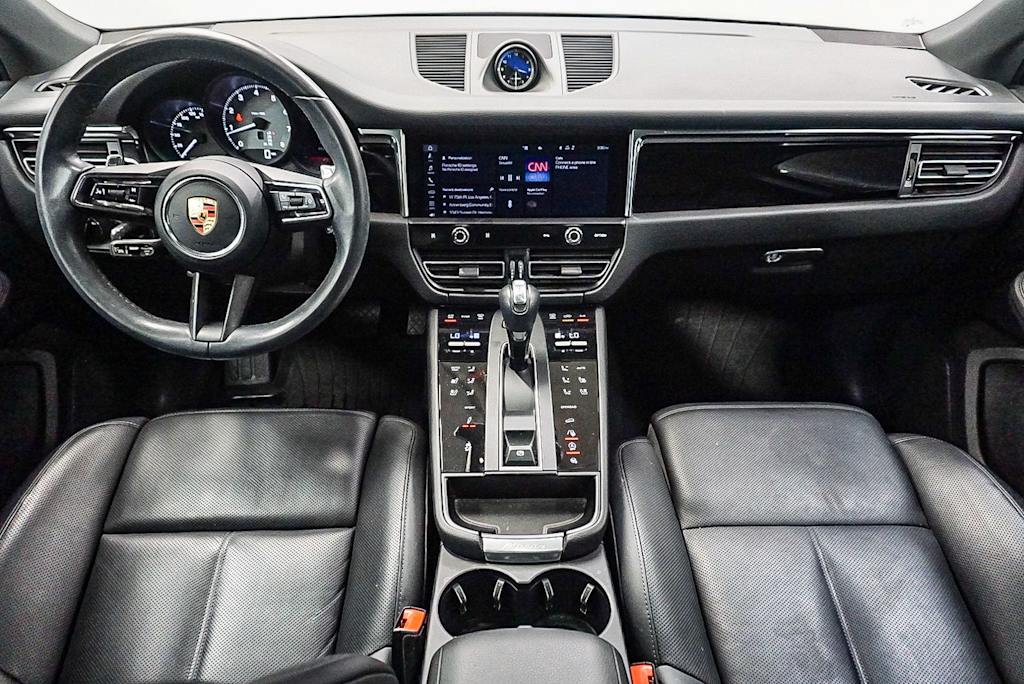 Thumbnail: 2023 Porsche Macan - 2