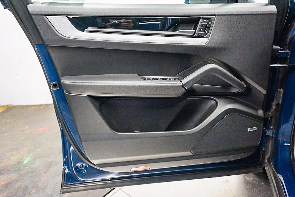 Thumbnail: 2024 Porsche Cayenne - 27