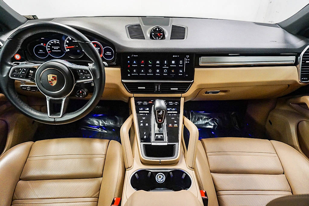 Thumbnail: 2022 Porsche Cayenne - 2