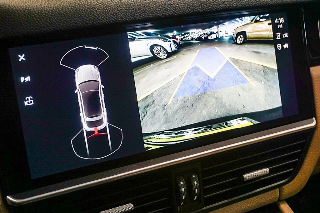 Thumbnail: 2022 Porsche Cayenne - 28