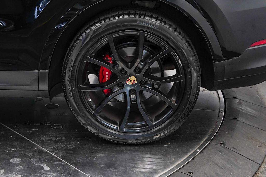 Thumbnail: 2021 Porsche Cayenne - 18