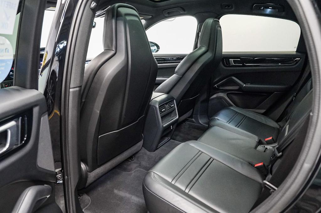 Thumbnail: 2021 Porsche Cayenne - 12