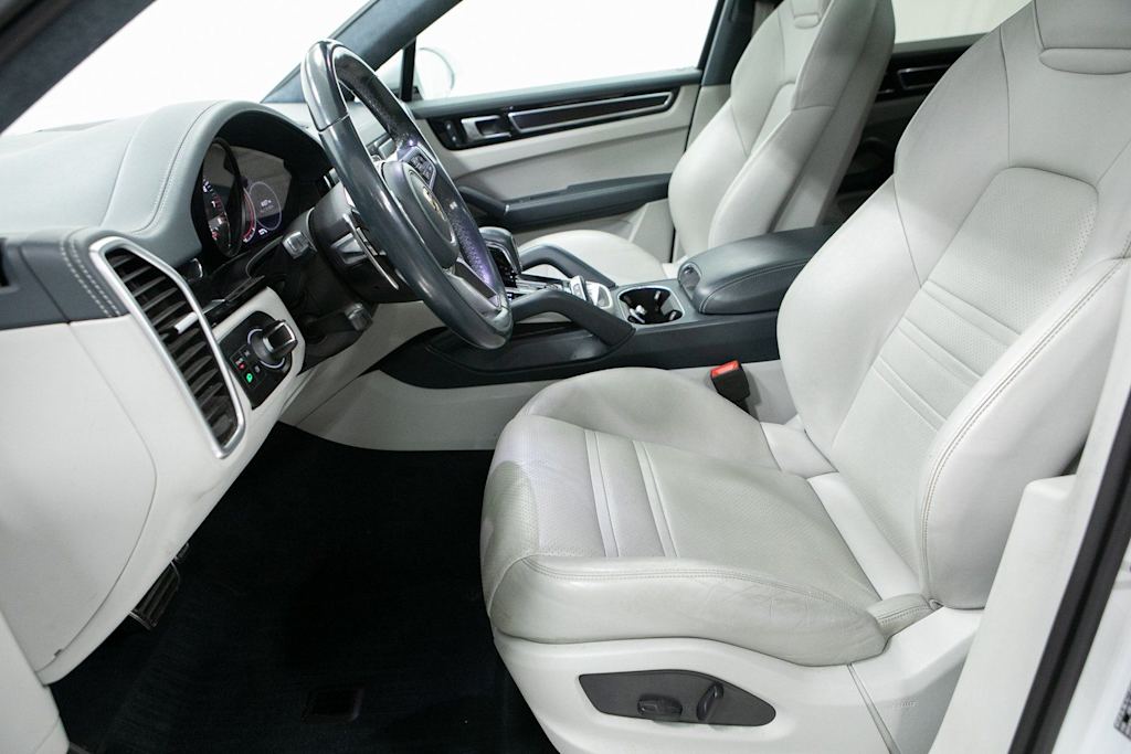 Thumbnail: 2023 Porsche Cayenne - 9