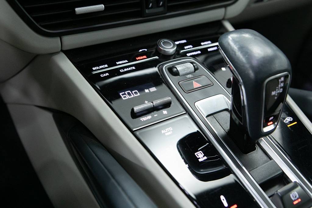Thumbnail: 2023 Porsche Cayenne - 20
