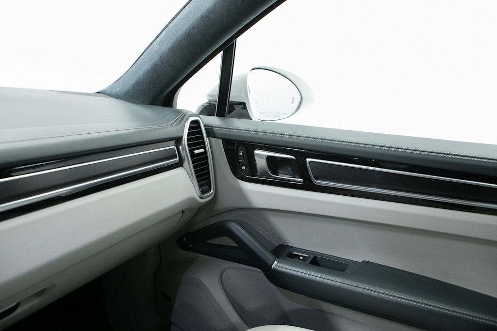 Thumbnail: 2023 Porsche Cayenne - 22