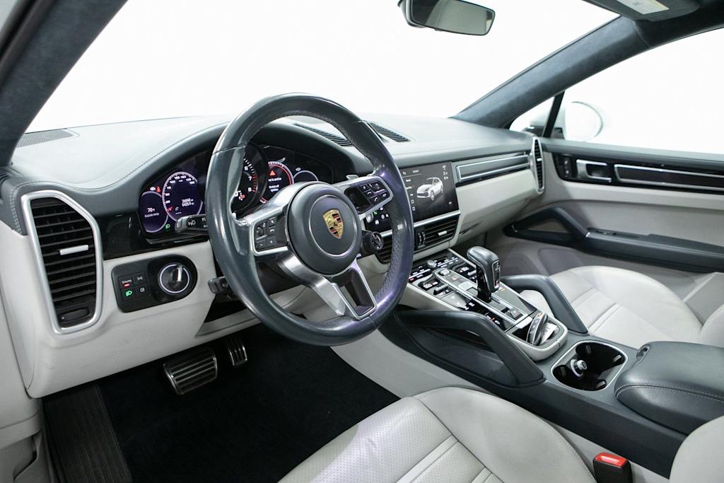 Thumbnail: 2023 Porsche Cayenne - 3