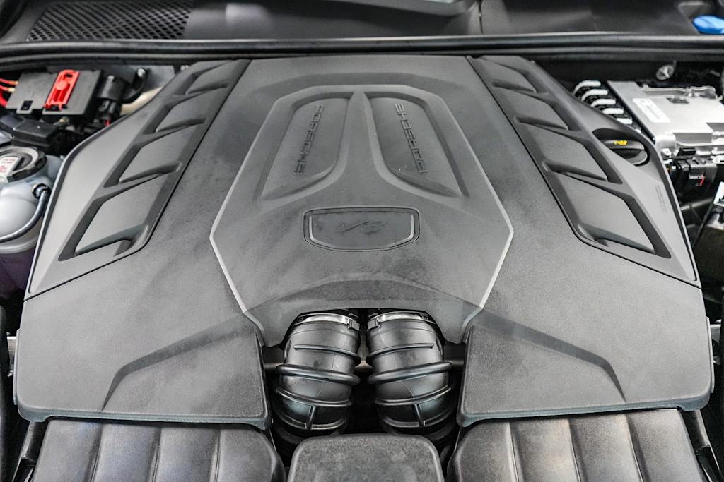 2024 Porsche Cayenne S 8