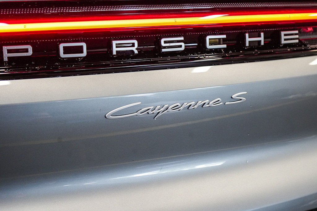 2024 Porsche Cayenne S 23