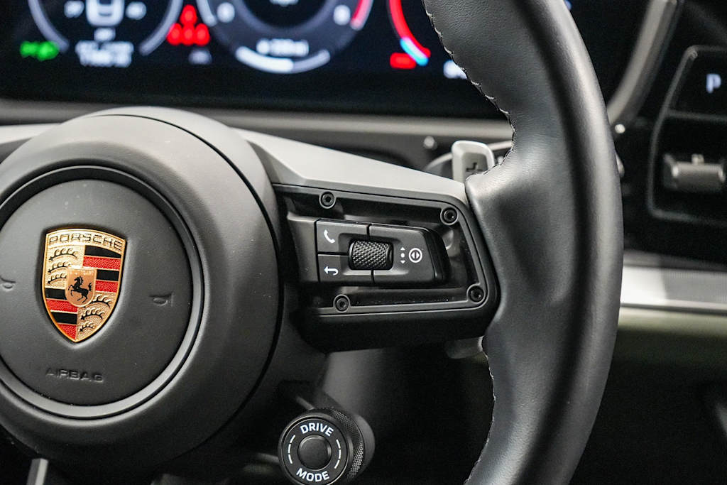 2024 Porsche Cayenne S 27