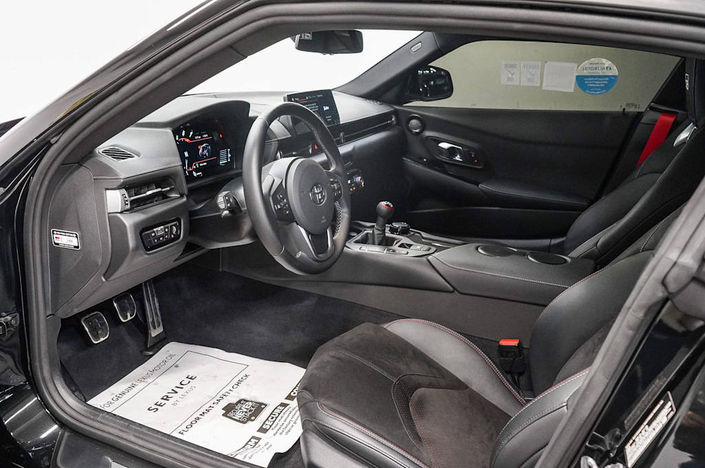 Thumbnail: 2026 Toyota GR Supra - 12